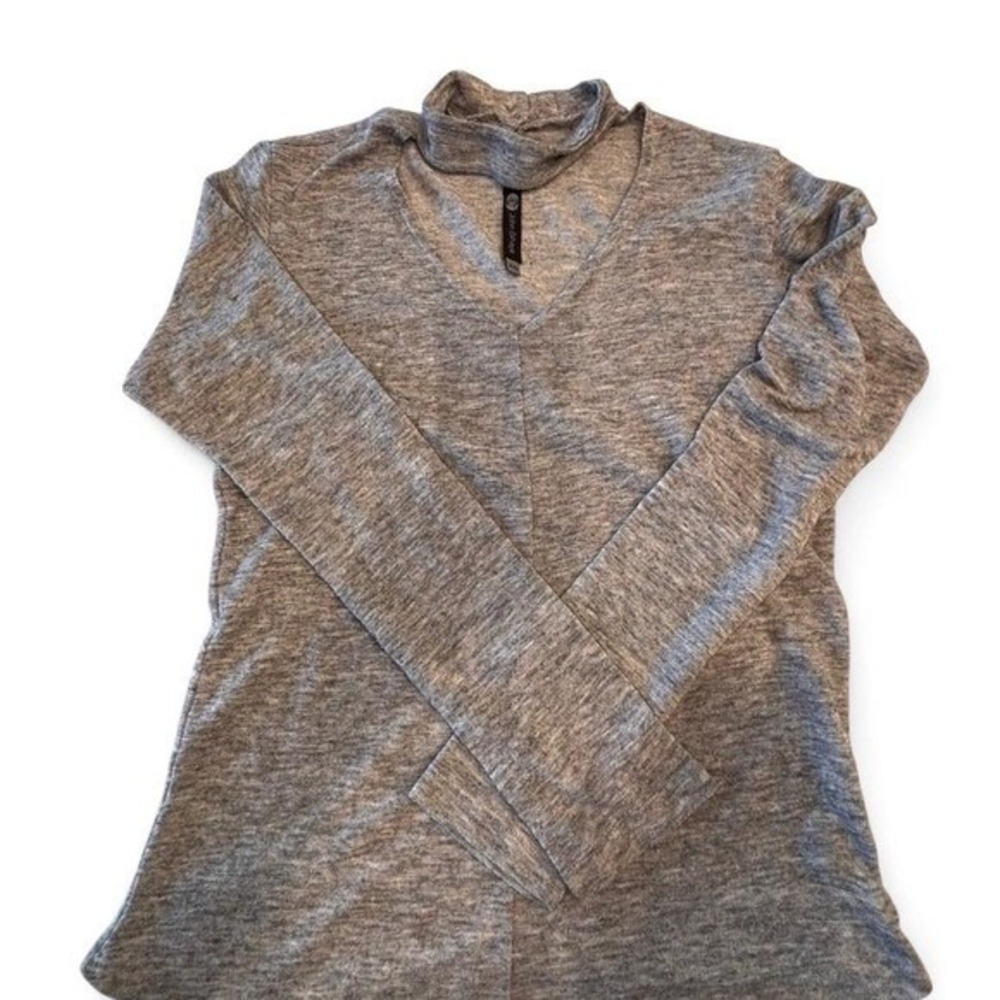 John Eshaya- Grey‎ long sleeve top with a chest cutout. Super soft. size P/S-